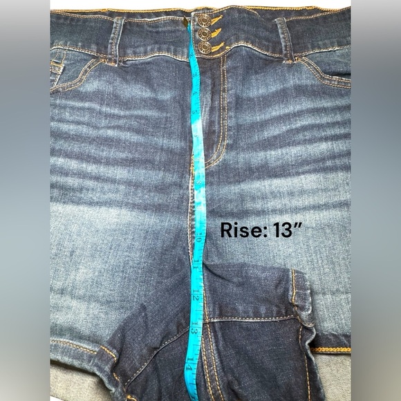 Torrid 3.5‎ Inch Jegging Super Soft Denim High-Rise Short Sz 24 EUC - Picture 9 of 11